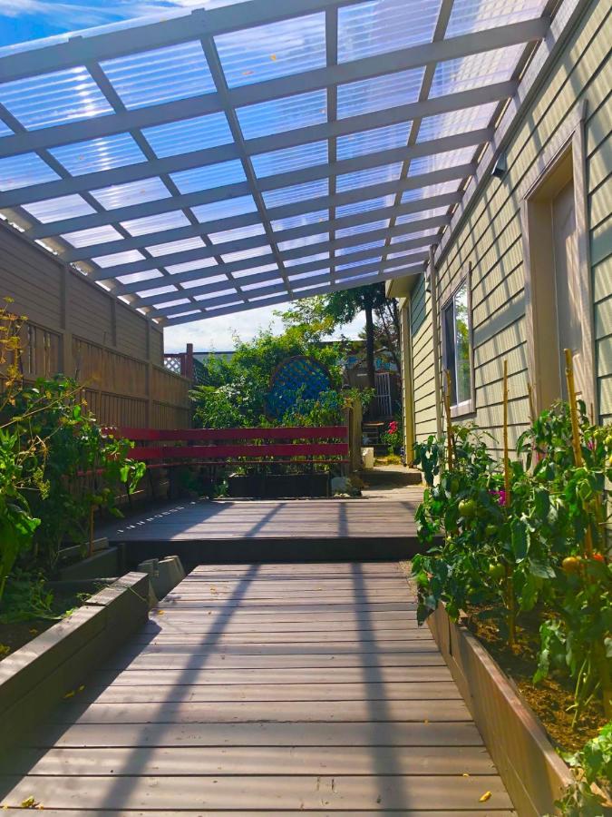University Cabana Inn Victoria Luaran gambar