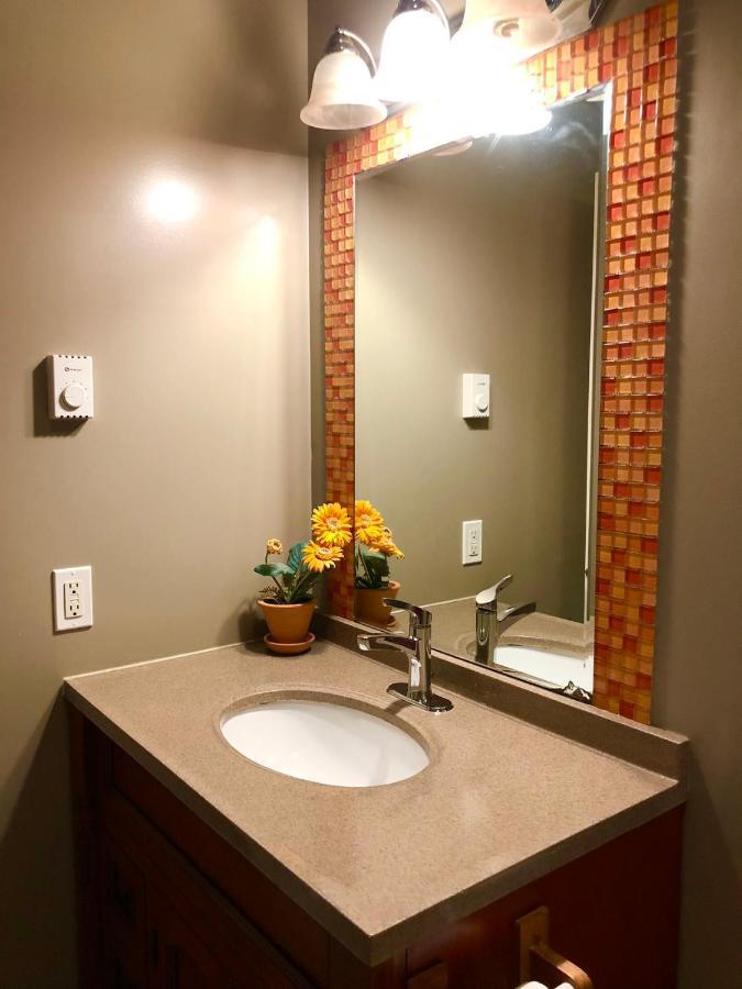 University Cabana Inn Victoria Luaran gambar